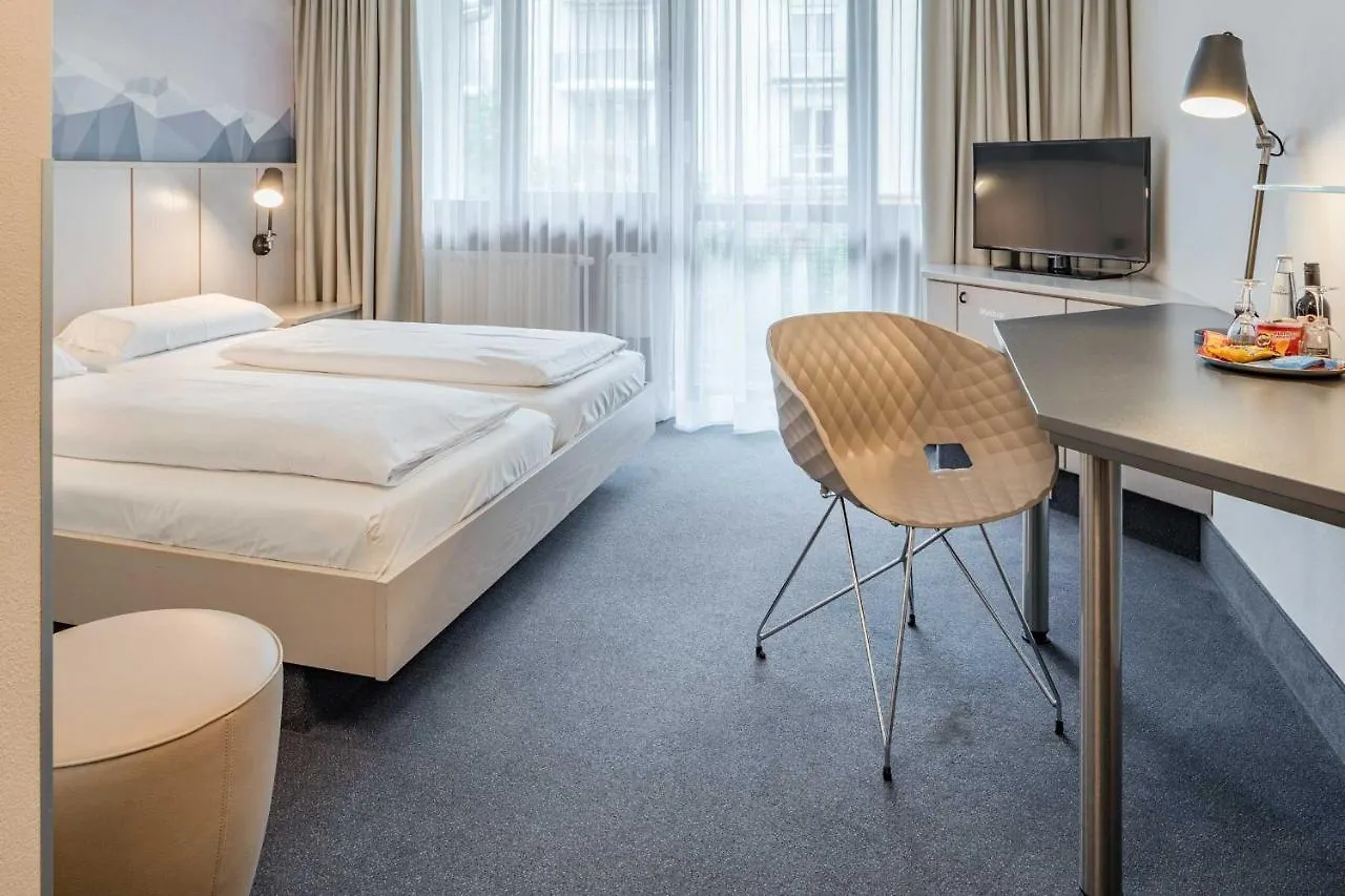Hotel Schiller Olching 3*,