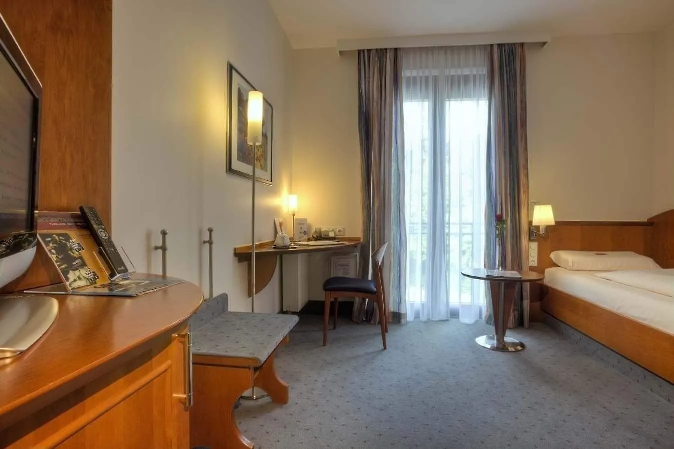 אולכינג Hotel Schiller
