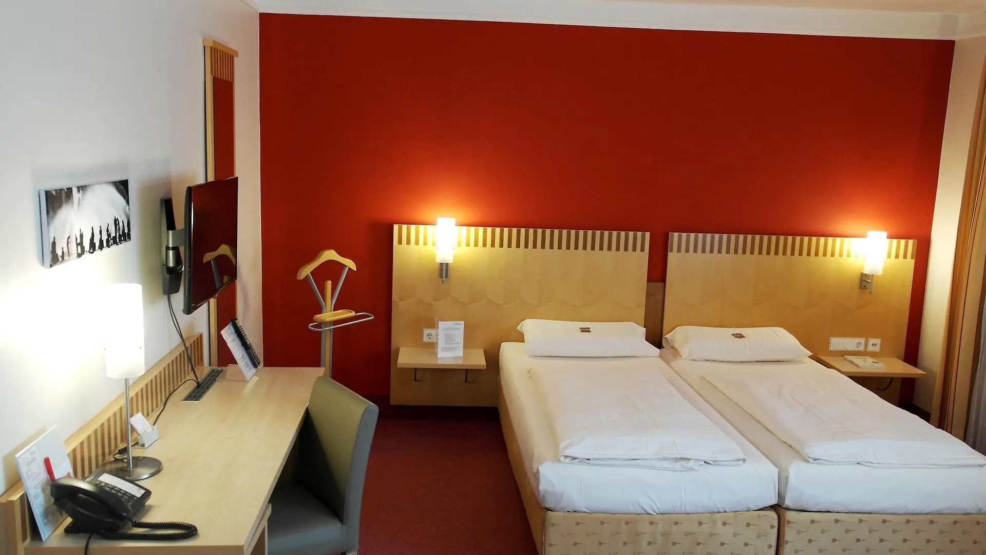 אולכינג Hotel Schiller