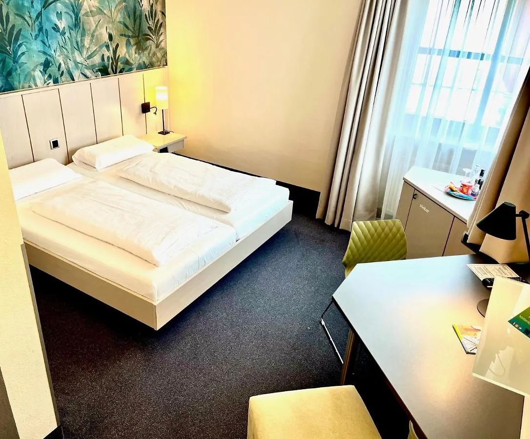 אולכינג Hotel Schiller