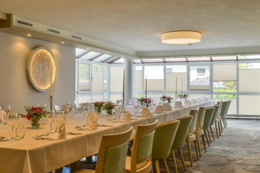 אולכינג Hotel Schiller