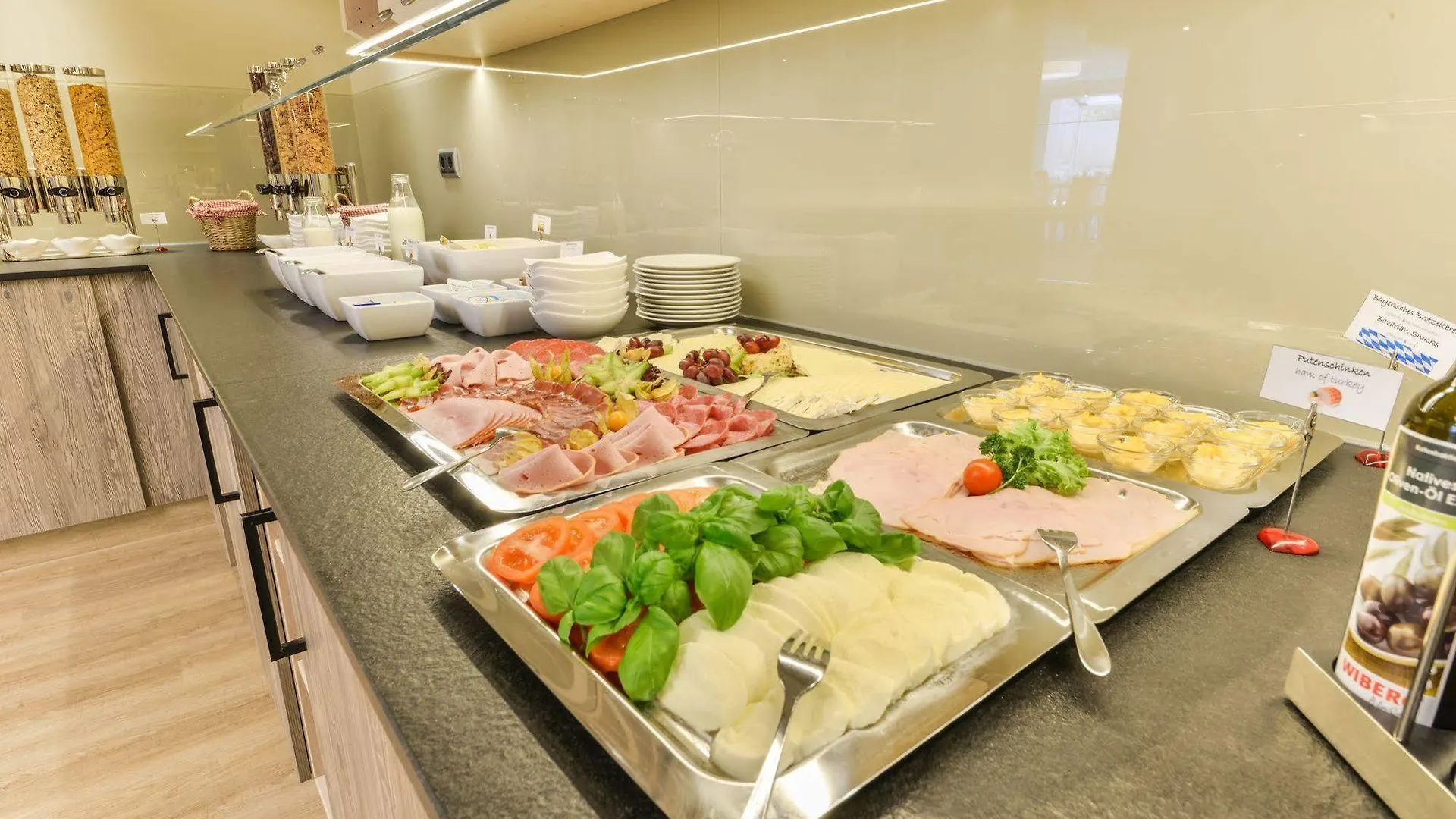 אולכינג Hotel Schiller
